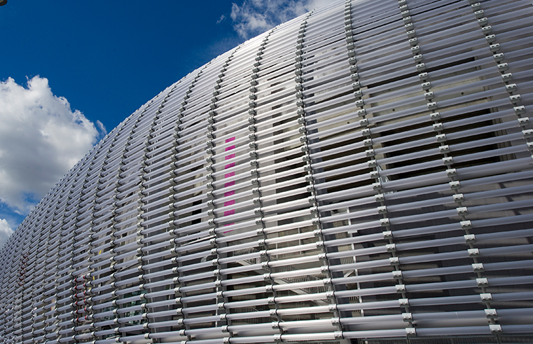 12,000 POLYCARBONATE TUBES COMPOSE THE STADIUM’S COVERING 12,000 POLYCARBONATE TUBES COMPOSE THE STADIUM’S COVERING